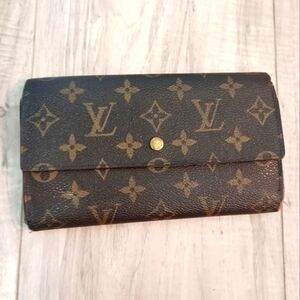 Louis Vuitton Monogram Tri Fold Wallet